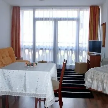Elegant Lux Hotel 4*
