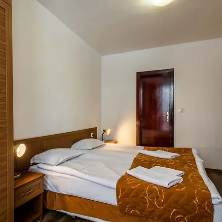Elegant Lux Hotel