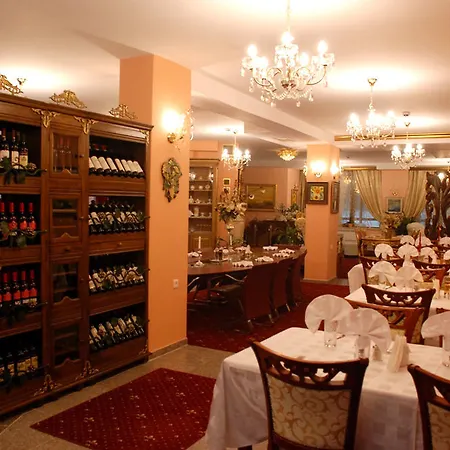 Elegant Lux Hotel 4*