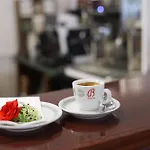 فندق Elegant Lux 4*