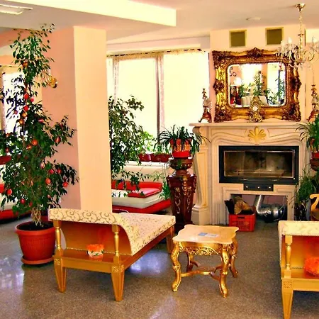 елегант лукс Хотел