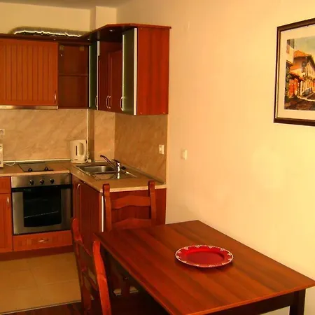 Хотел елегант лукс 4*