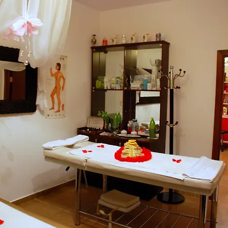 елегант лукс Хотел