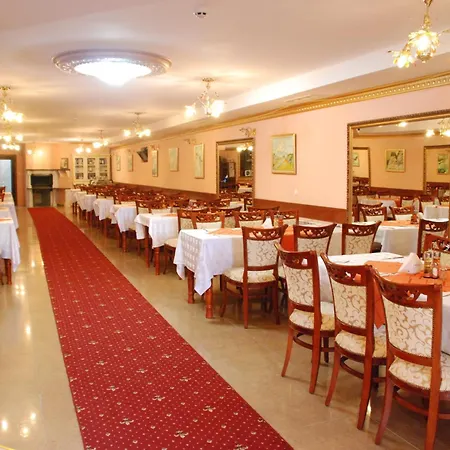 Elegant Lux فندق 4*