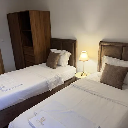 Elegant Lux فندق