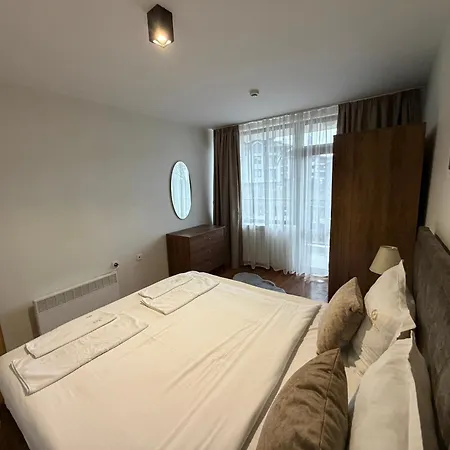 Elegant Lux 4* バンスコ