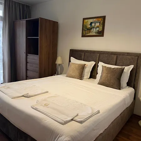 فندق Elegant Lux 4*