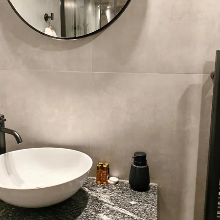 Elegant Lux فندق