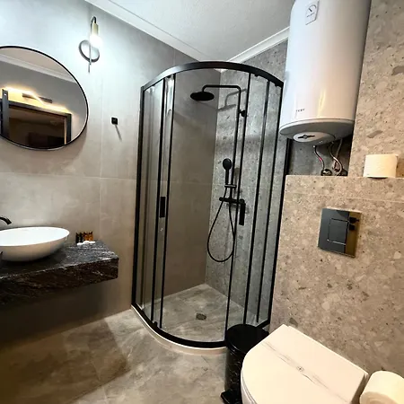 فندق Elegant Lux 4*