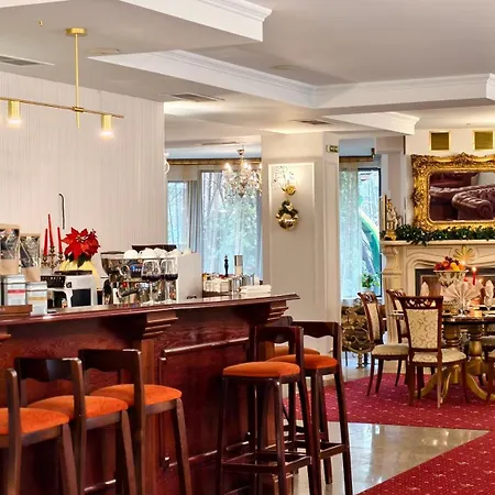 Elegant Lux فندق