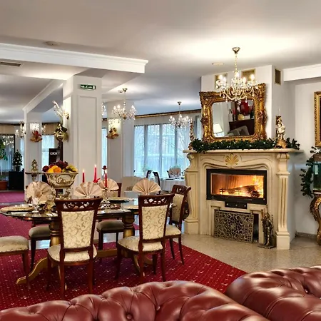 Elegant Lux فندق بانسكو