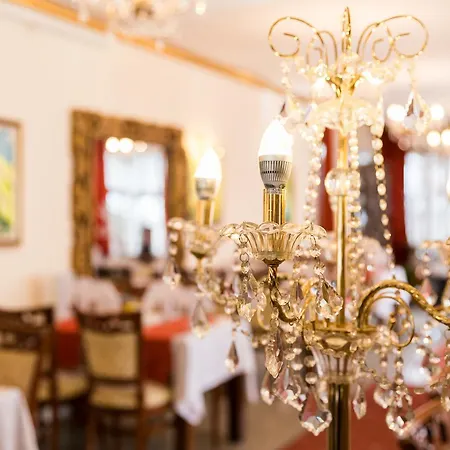 елегант лукс Хотел 4*