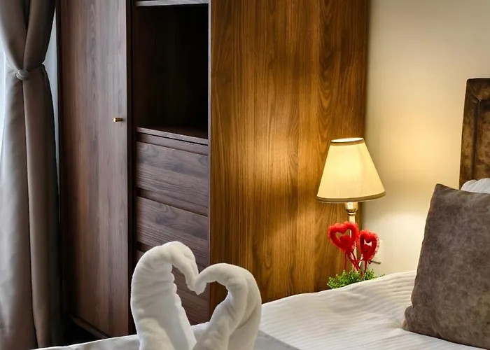 Hotel Elegant Lux 4*